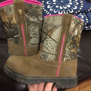 Real tree toddler boots